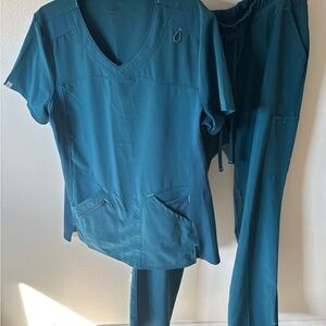 Carribean Blue Women’s Scrubstar Scrub Set